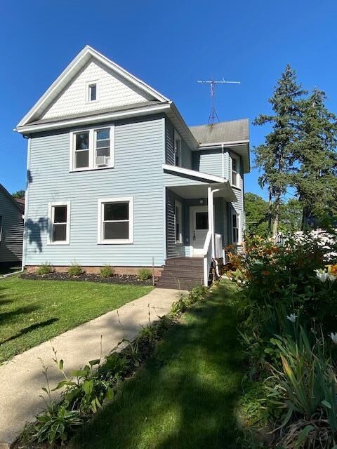 Property Photo: 411 E Street IN 46350