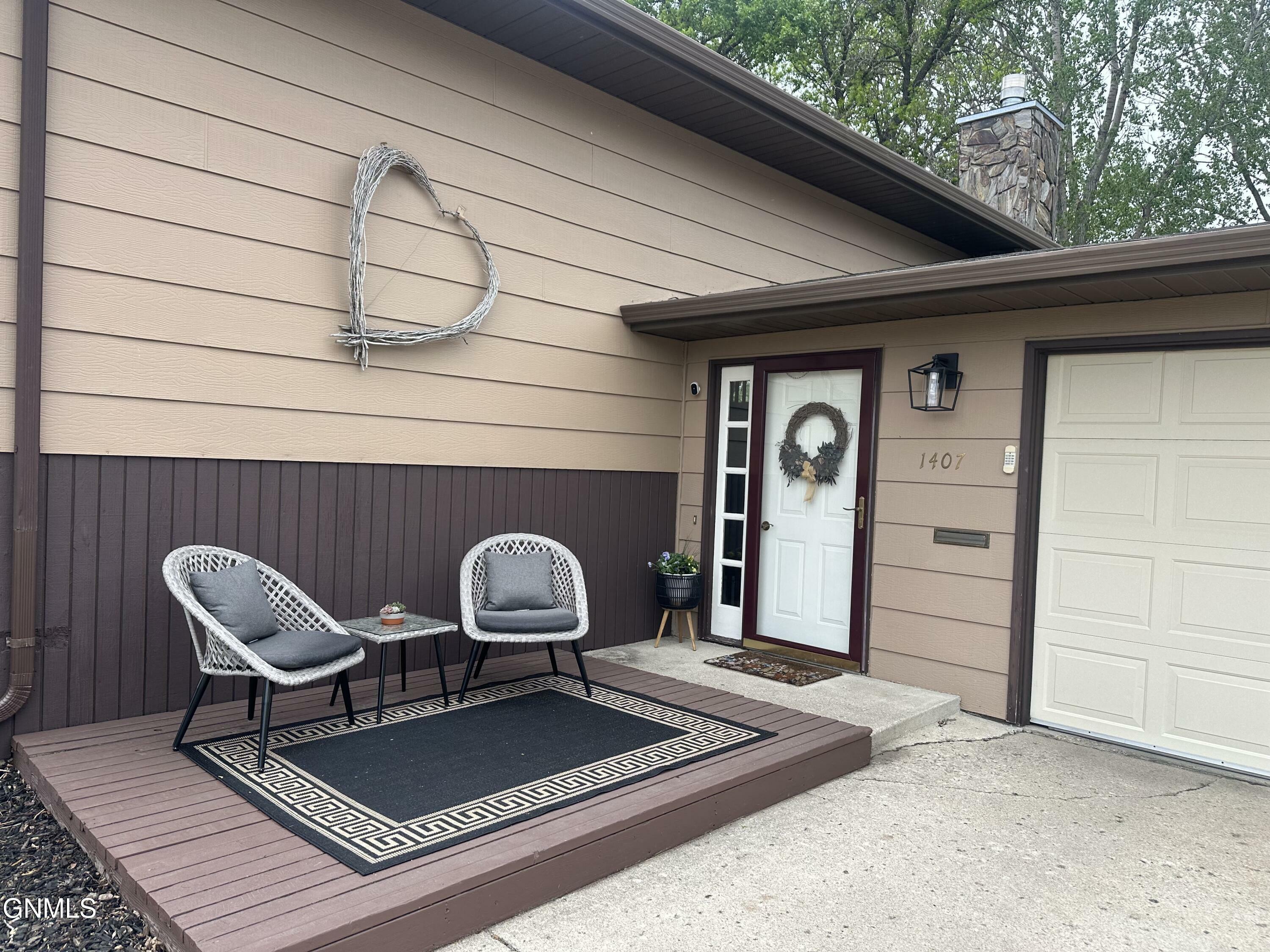 Property Photo: 1407 6th Avenue NE ND 58401