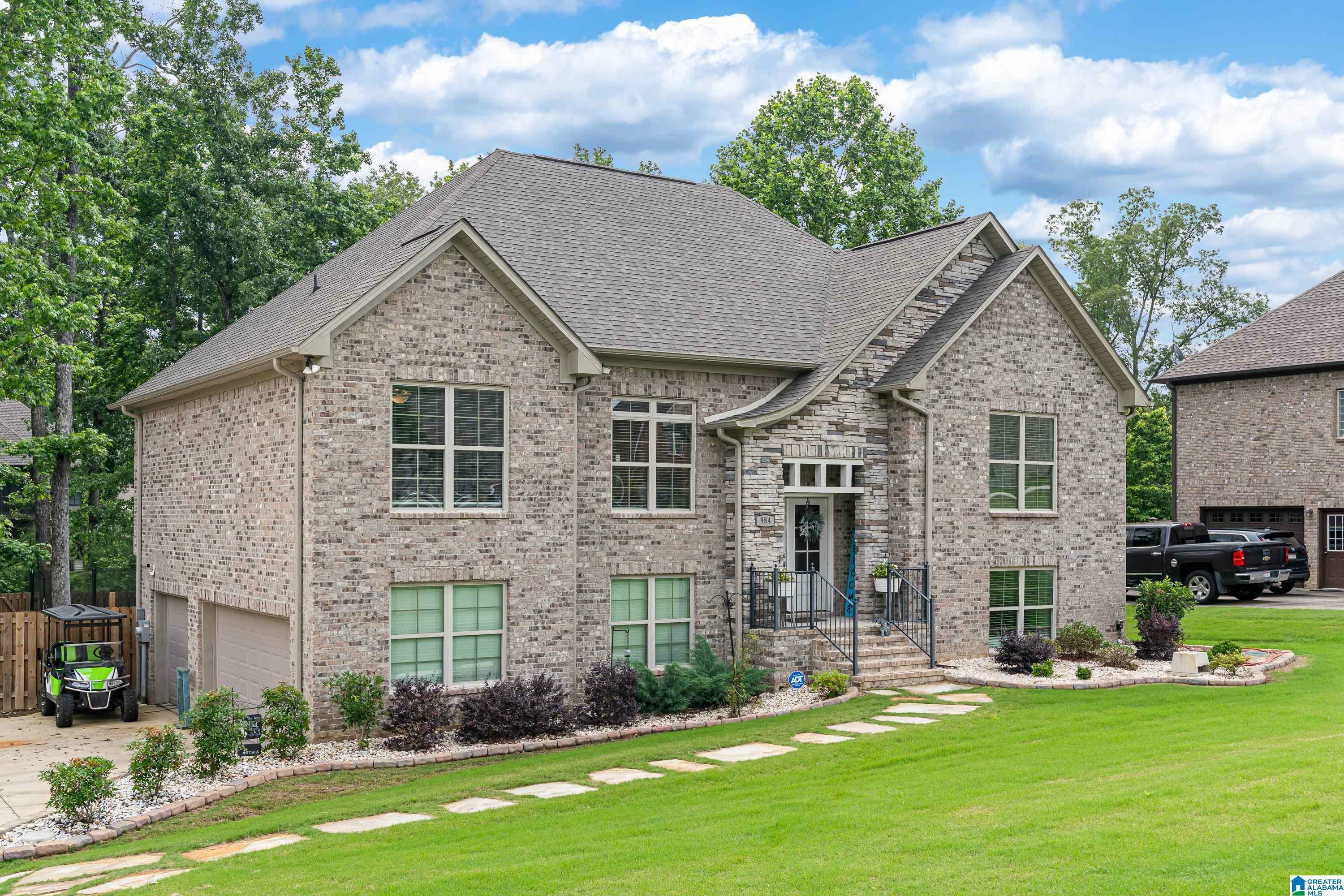 Property Photo: 984 Knobloch Lane AL 35004