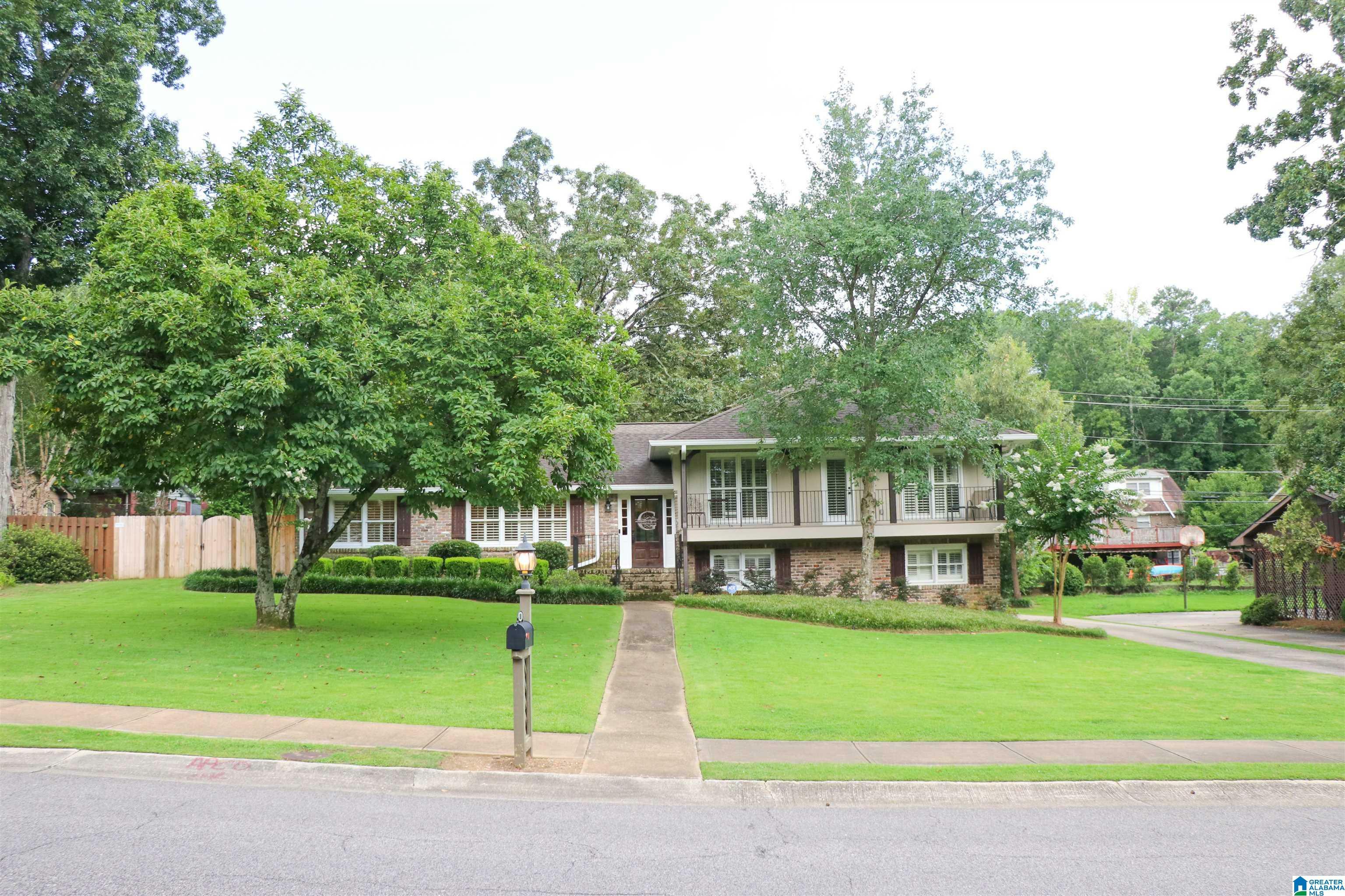 Property Photo: 1605 Hays Circle AL 35216