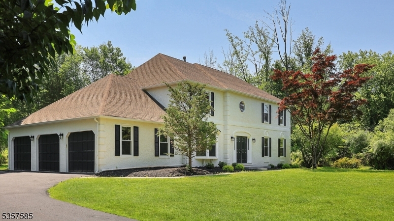 Property Photo: 14 Edgewood Rd NJ 08853