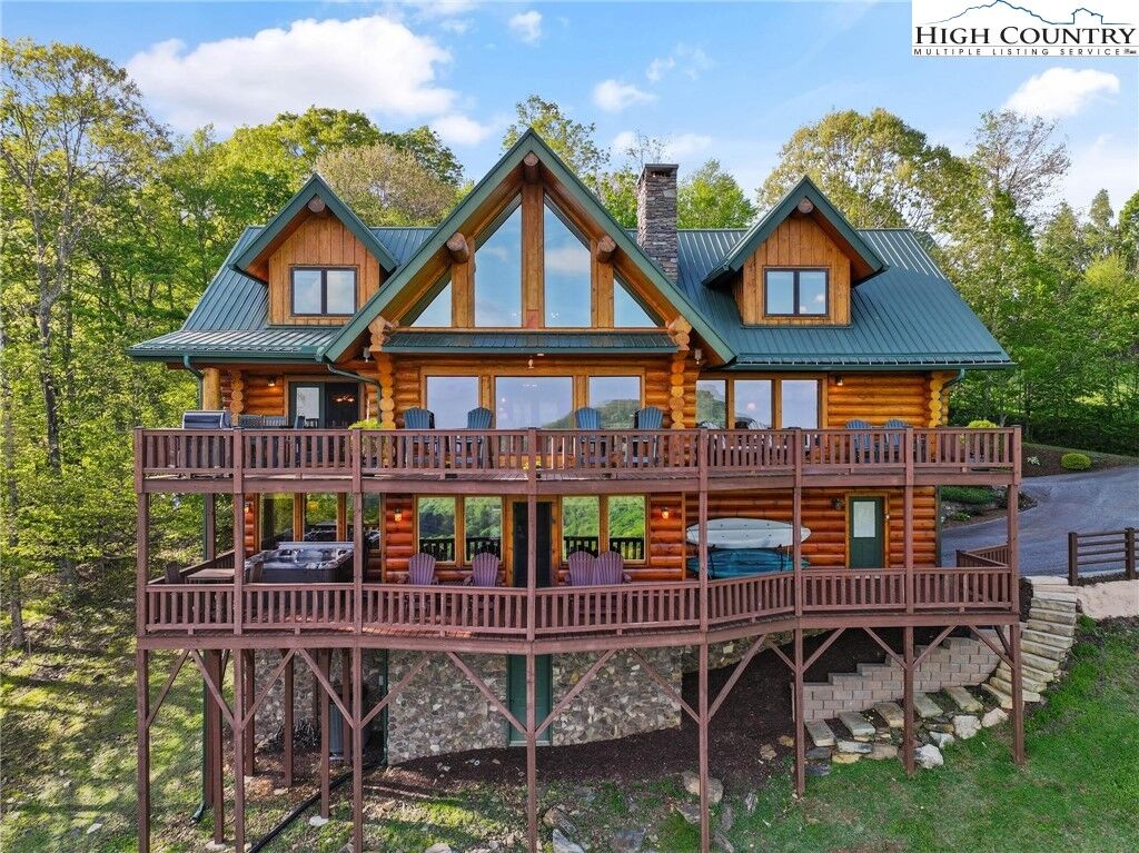 Property Photo:  405 Elk Summit Drive  NC 28684 