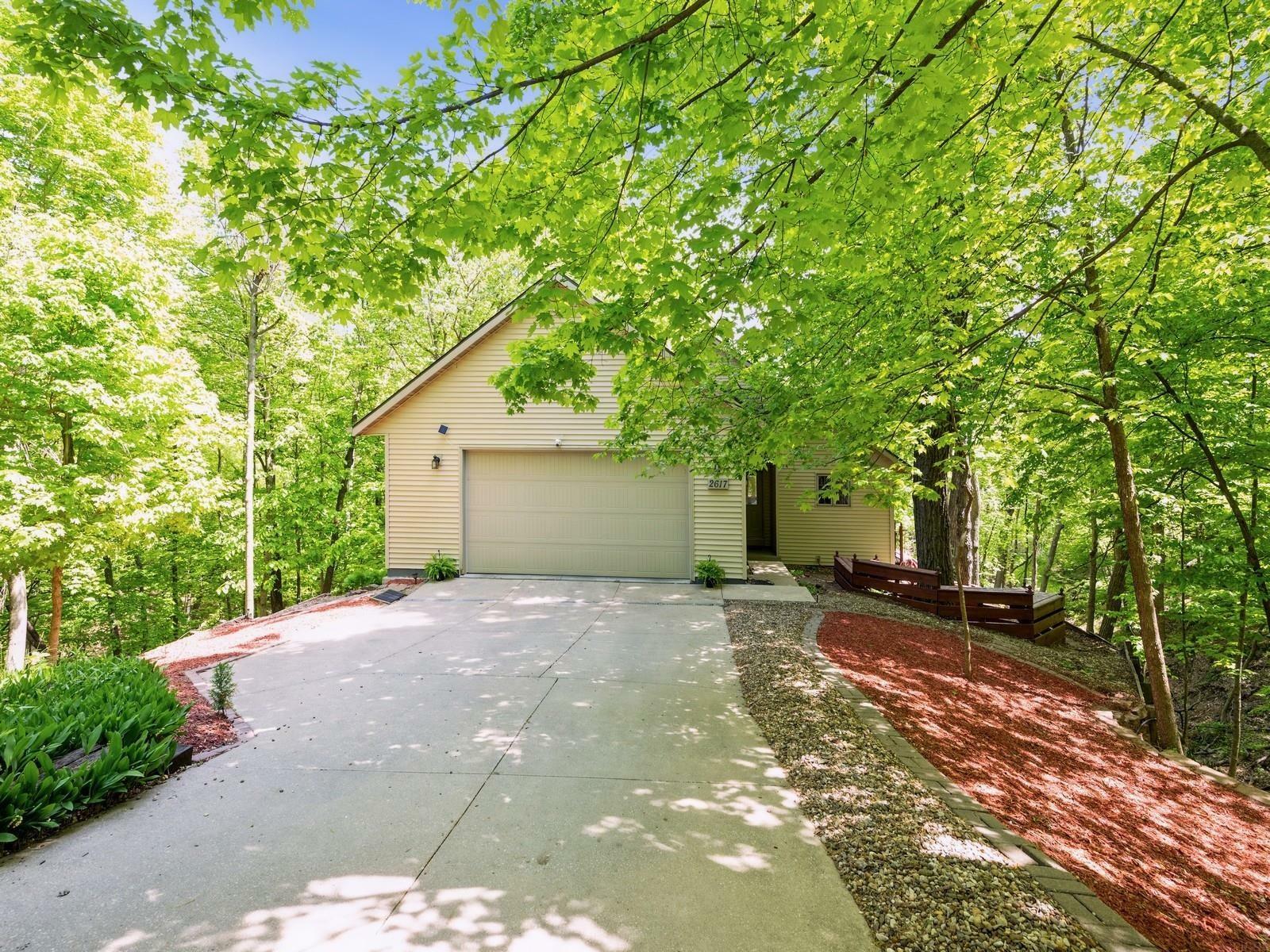 Property Photo:  2617 Rainier Court  IA 52402 