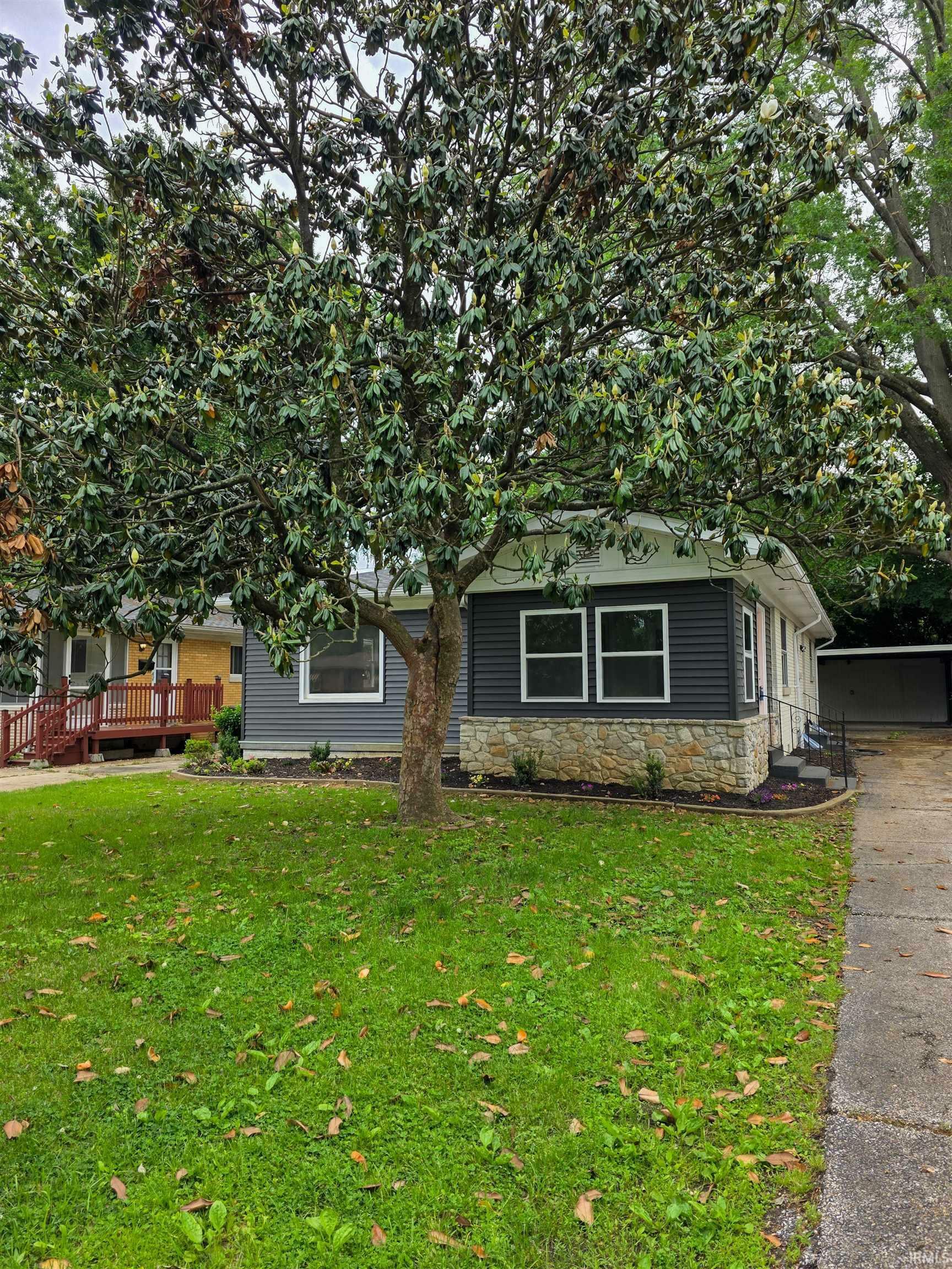 Property Photo: 2109 Southeast Boulevard IN 47714-3044