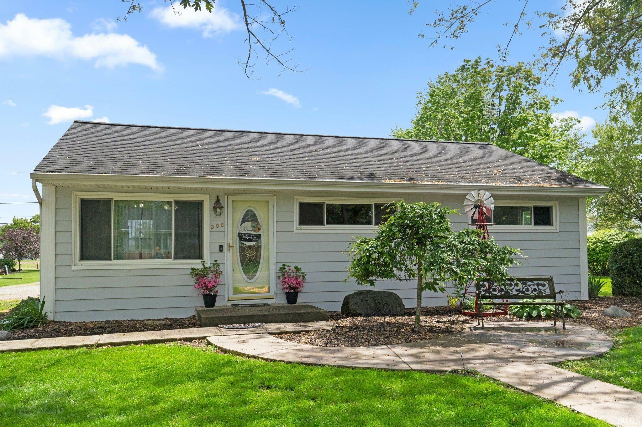 Property Photo: 306 Parkway Street IN 46711