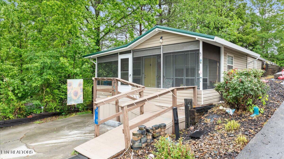Property Photo: 419 Mountain Thrush Drive TN 37882