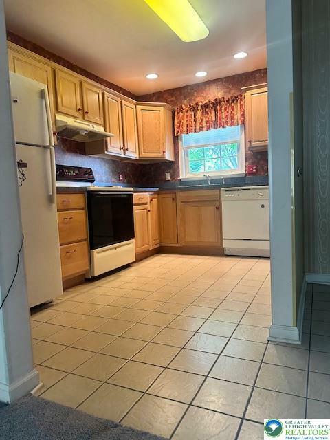 Property Photo: 1500 Harvest Drive W PA 18040