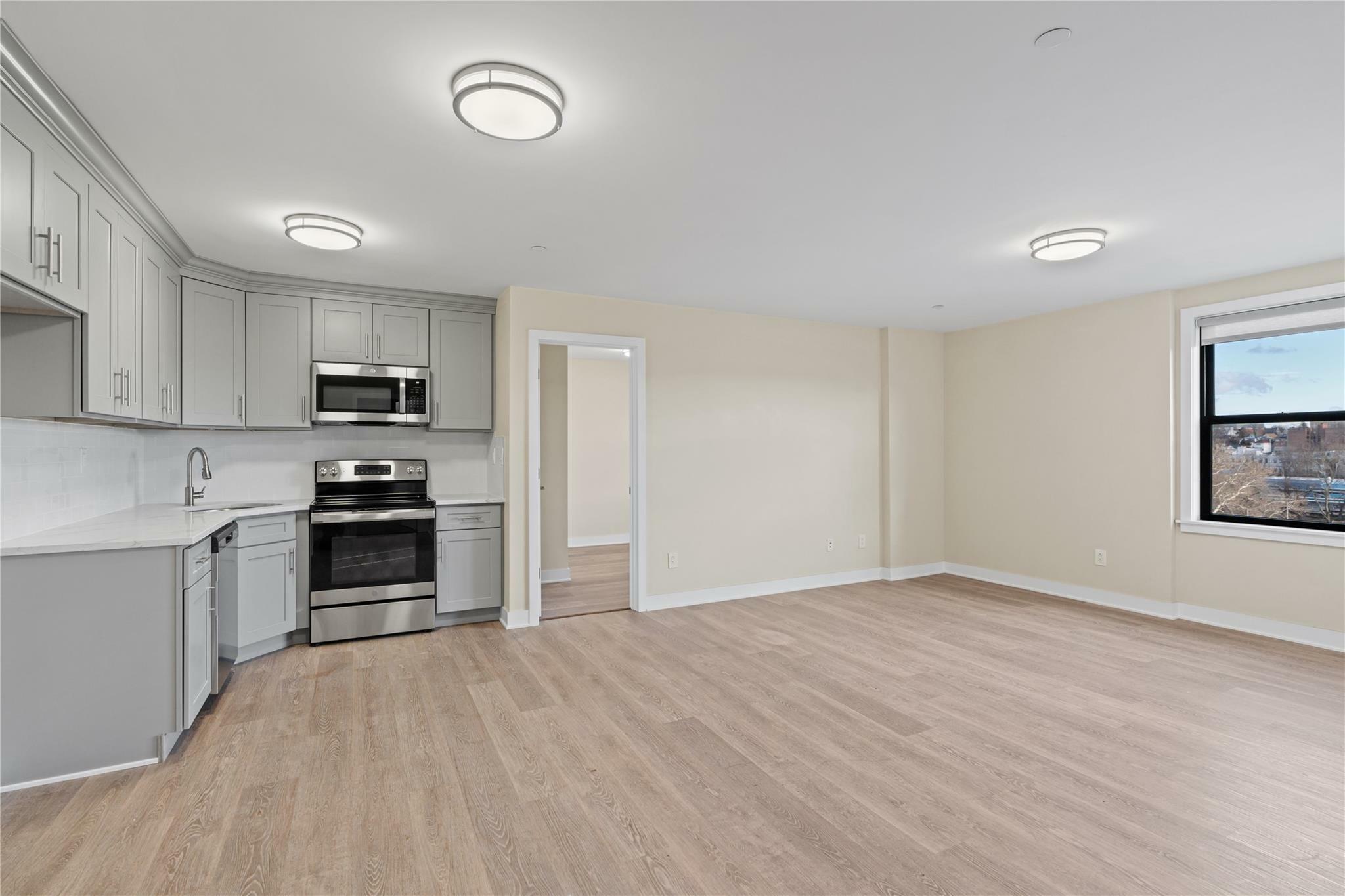 Property Photo: 135 Wakefield Avenue 402 NY 10704