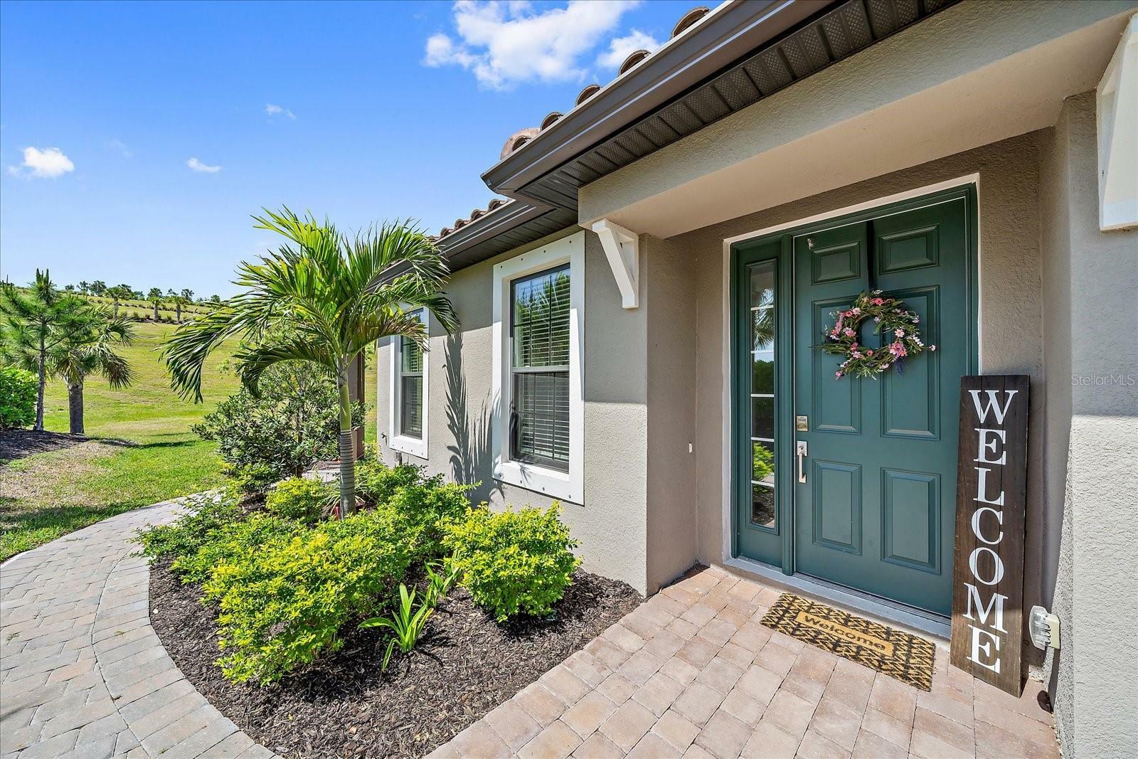 Property Photo: 6250 Grandview Hill Court FL 34203