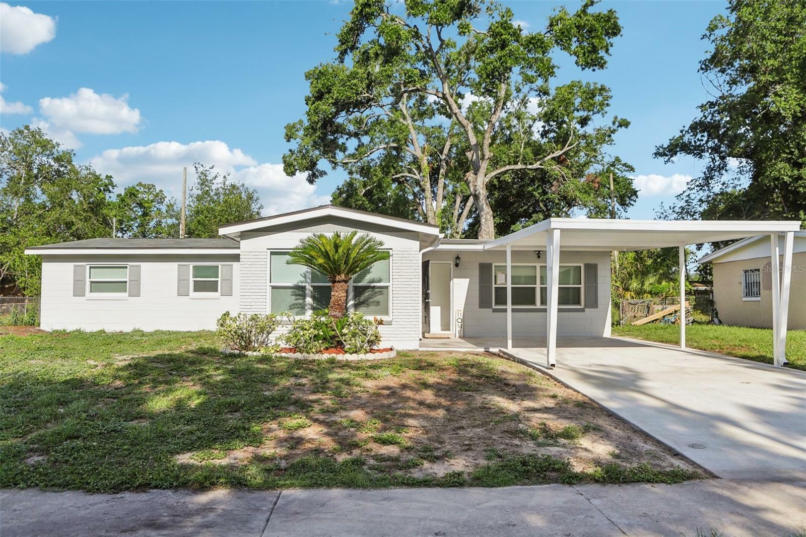Property Photo: 7110 Bonito Street FL 33617