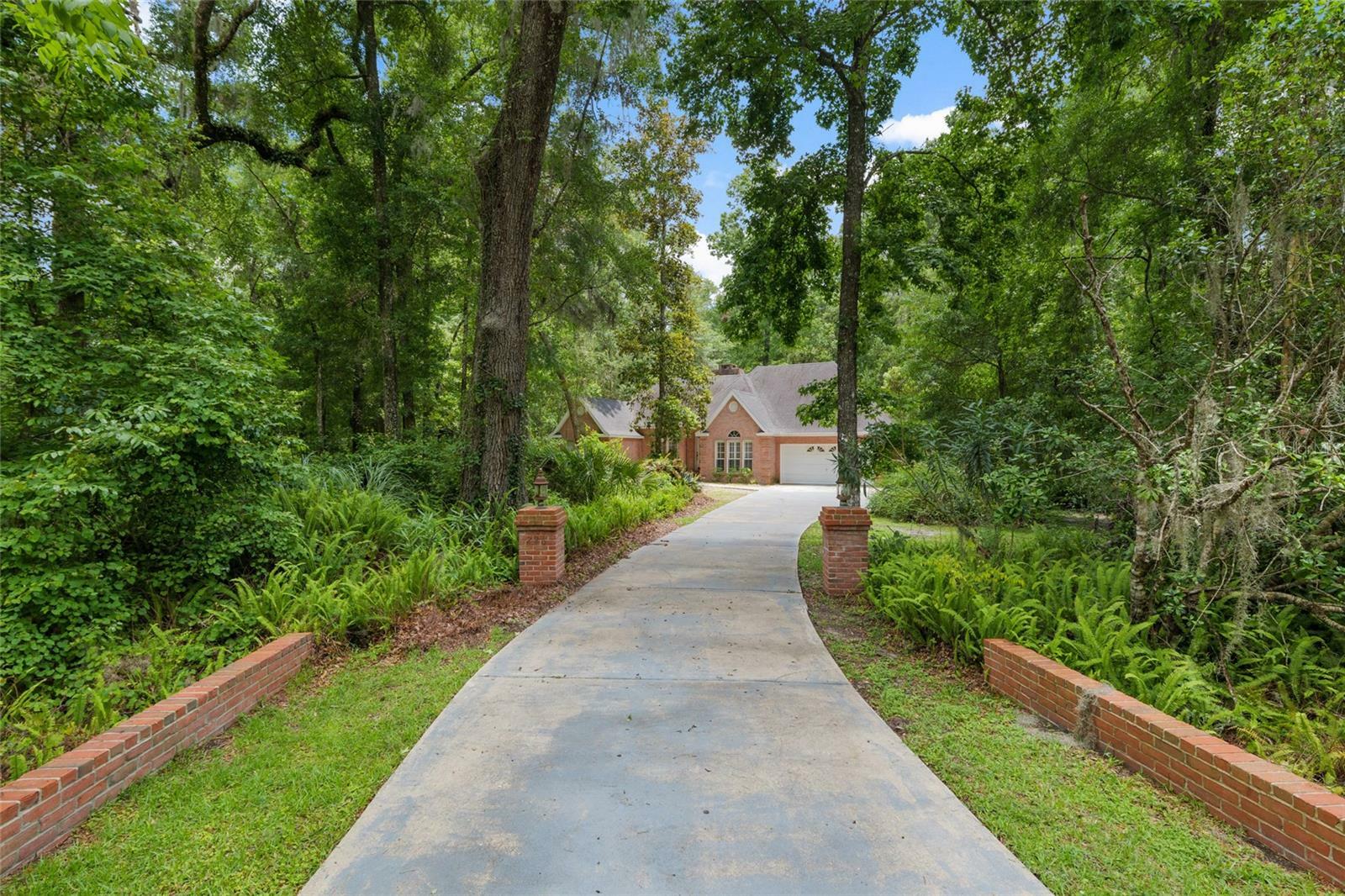 Property Photo: 226 SW 80th Drive FL 32607