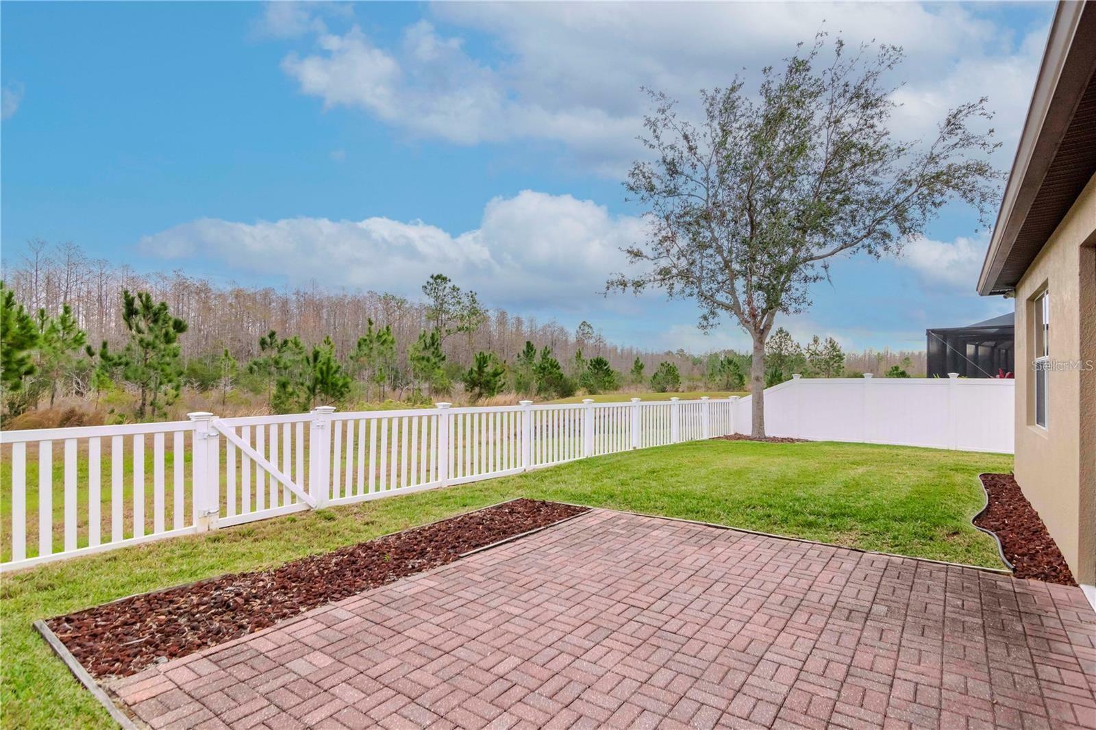 Property Photo: 3914 Round Table Court FL 34638