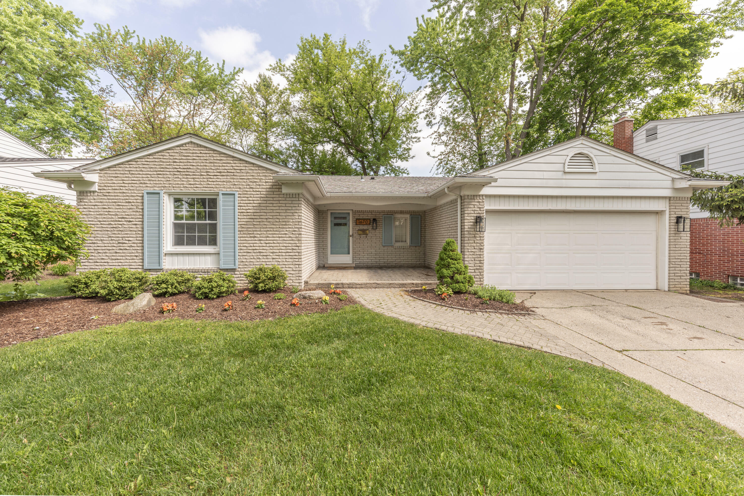 1670 Gloucester Street  Plymouth MI 48170 photo