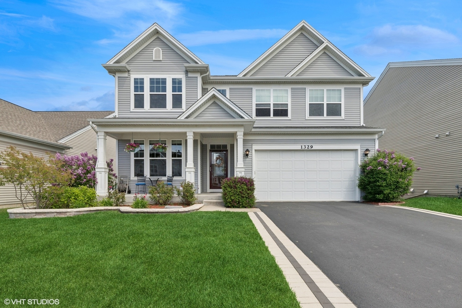 Property Photo:  1329 W Courtland Street  IL 60060 