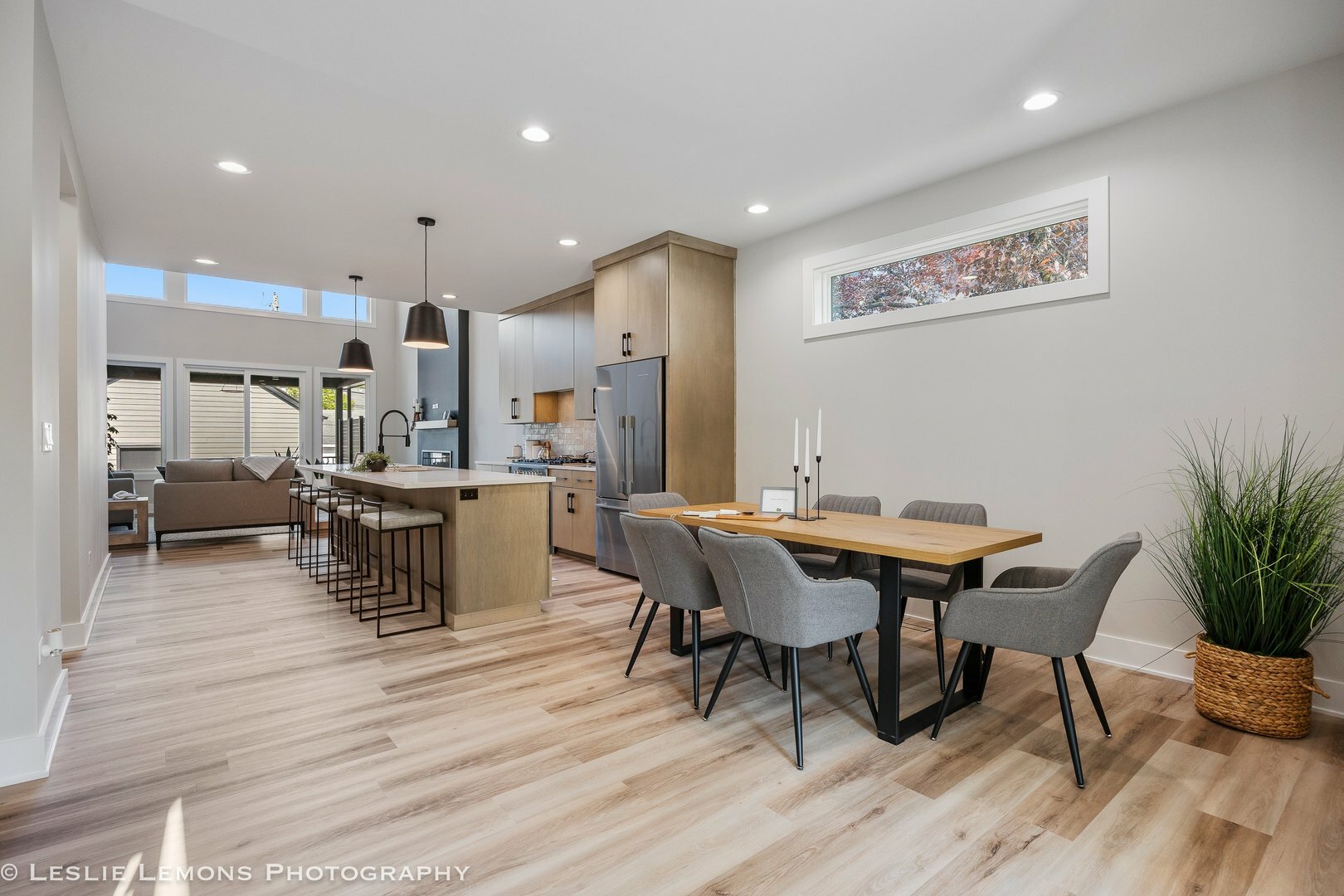 Property Photo: 831 N Ellsworth Street IL 60563