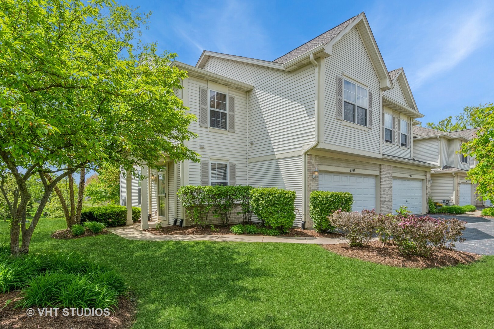 Property Photo: 2397 Sunrise Circle IL 60503