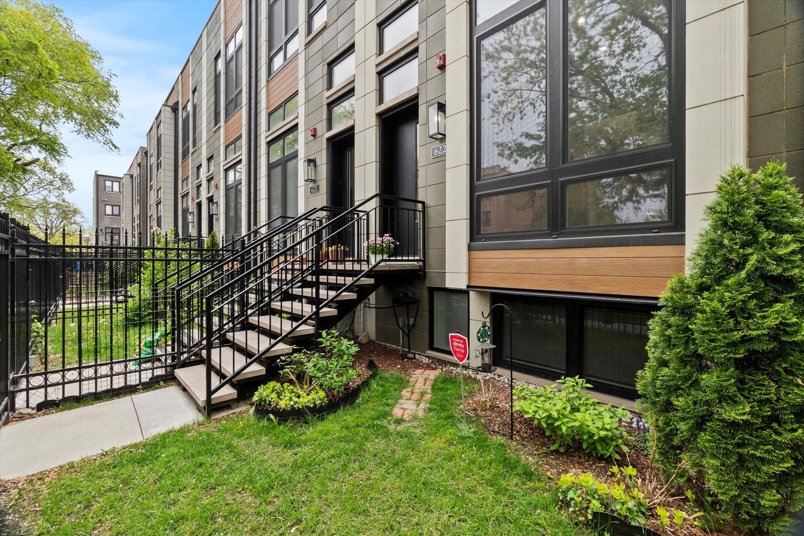 Property Photo: 6223 S Ellis Avenue IL 60637