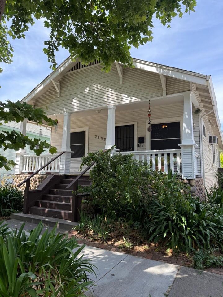 3233 Y Street  Sacramento CA 95817 photo