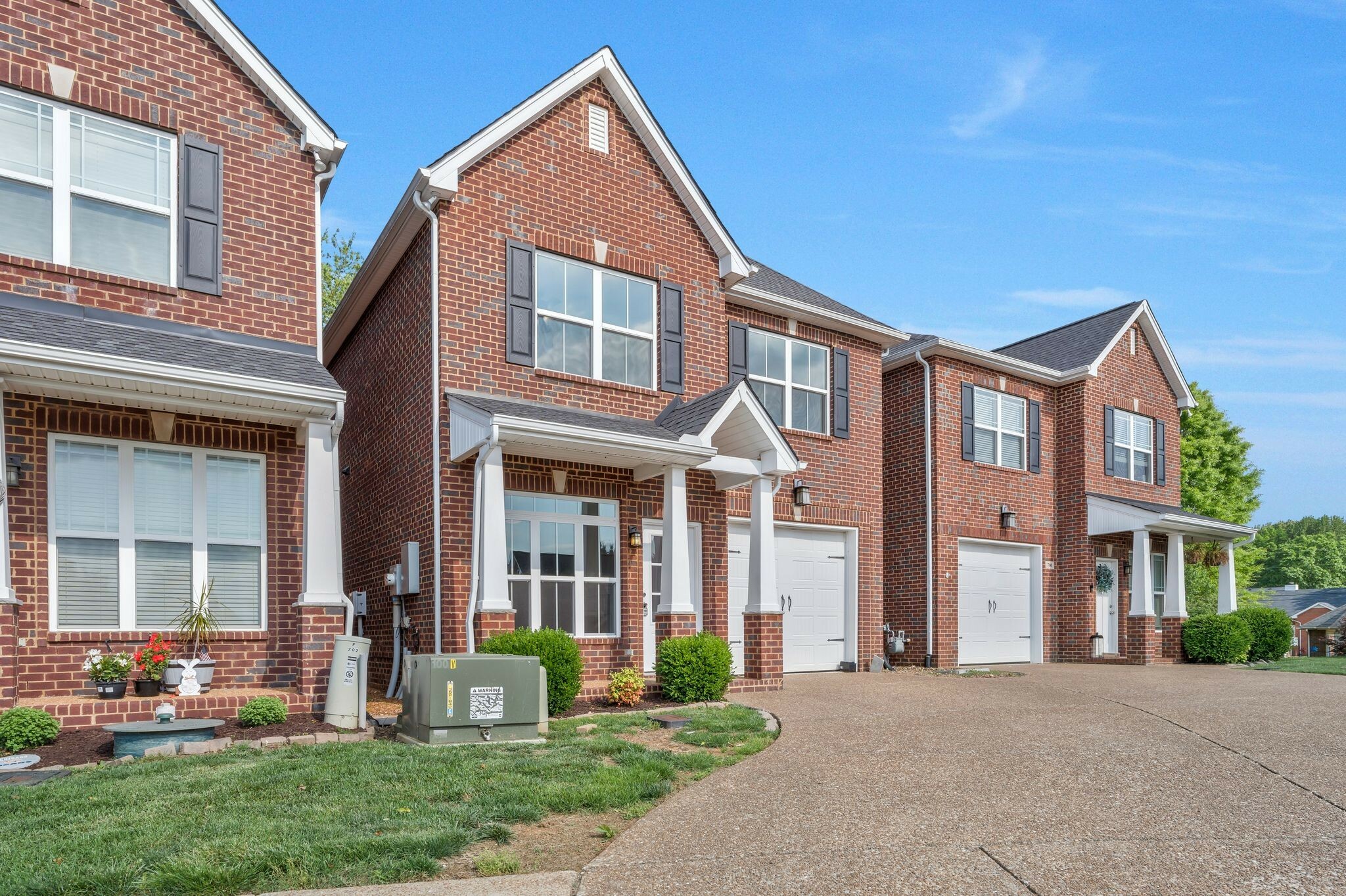 Property Photo: 702 Indian Ridge Cir TN 37188