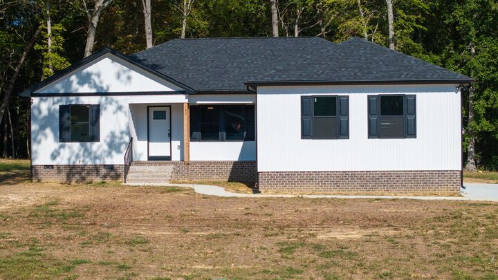 Property Photo: 133 Linda Ln TN 37388