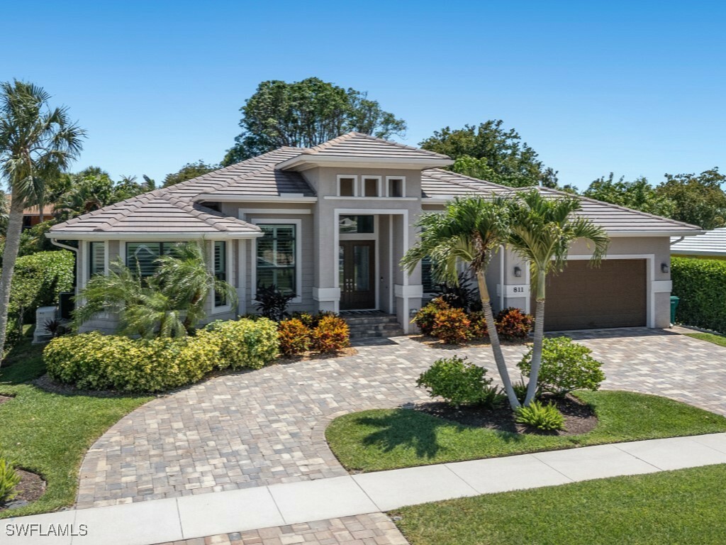 Property Photo: 811 Manor Terrace FL 34145
