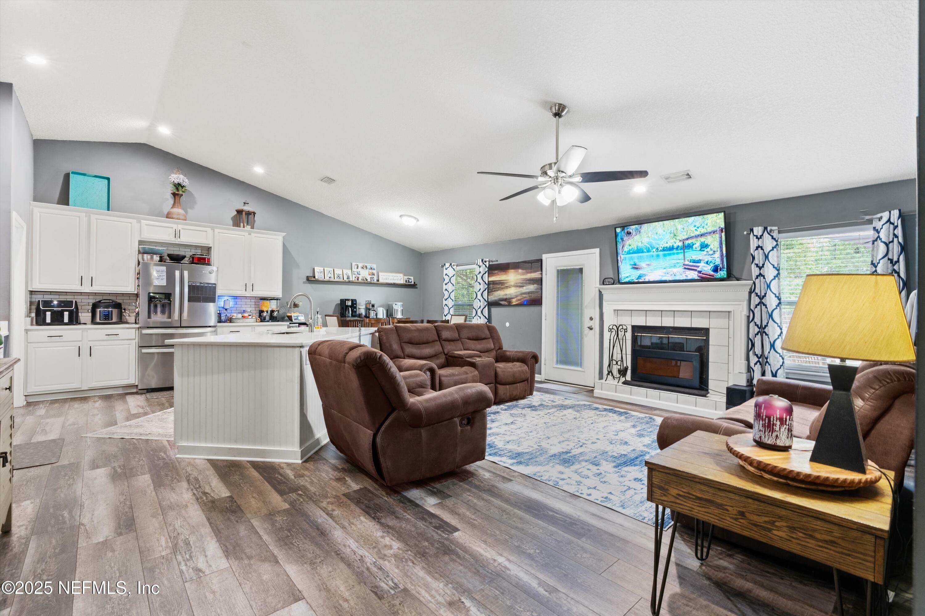 Property Photo: 8836 Fieldside Court FL 32244