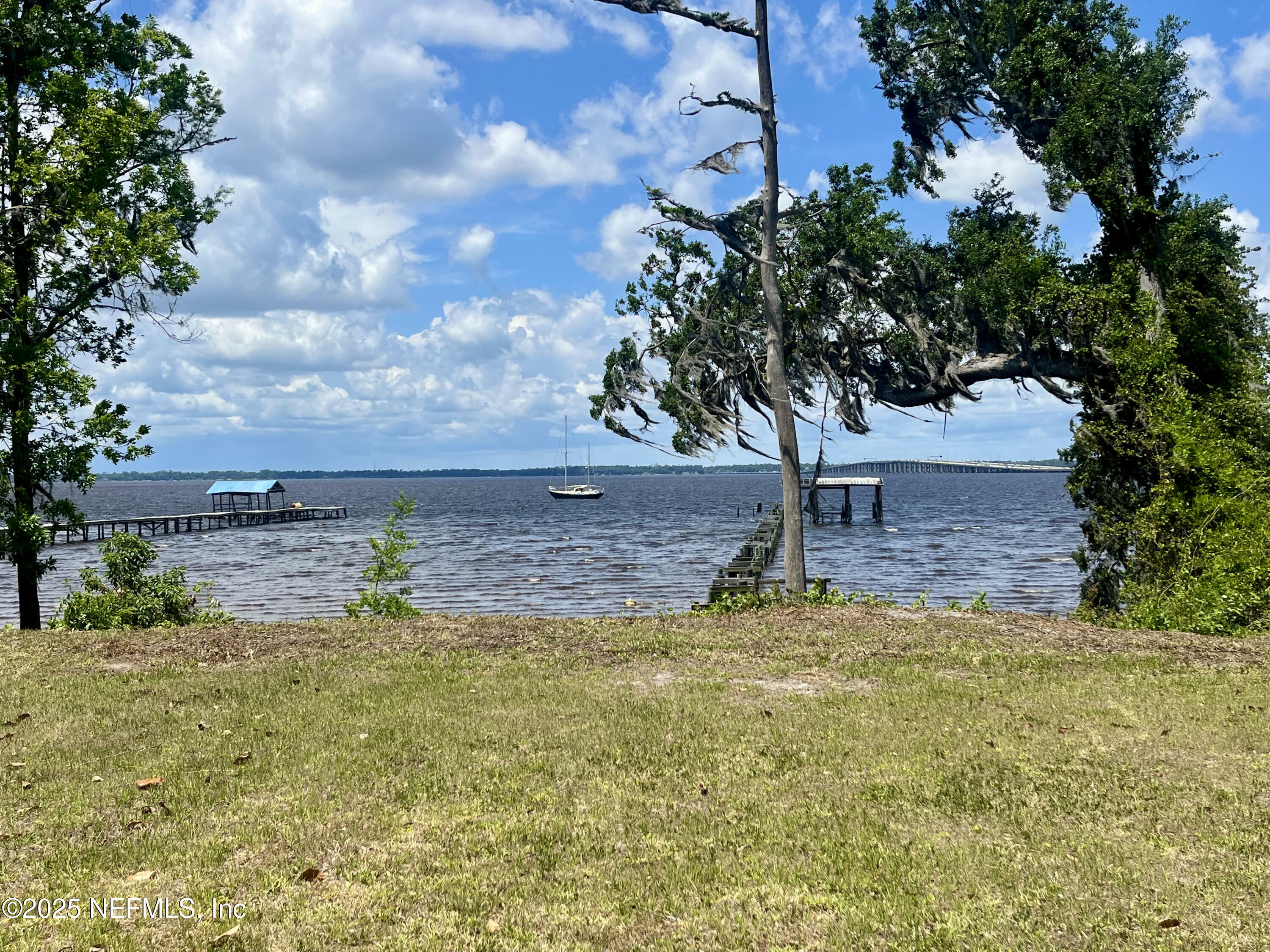 Property Photo: 2510 Hickory Bluff Lane FL 32223