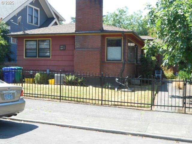 5845 NE 30th Ave  Portland OR 97211 photo