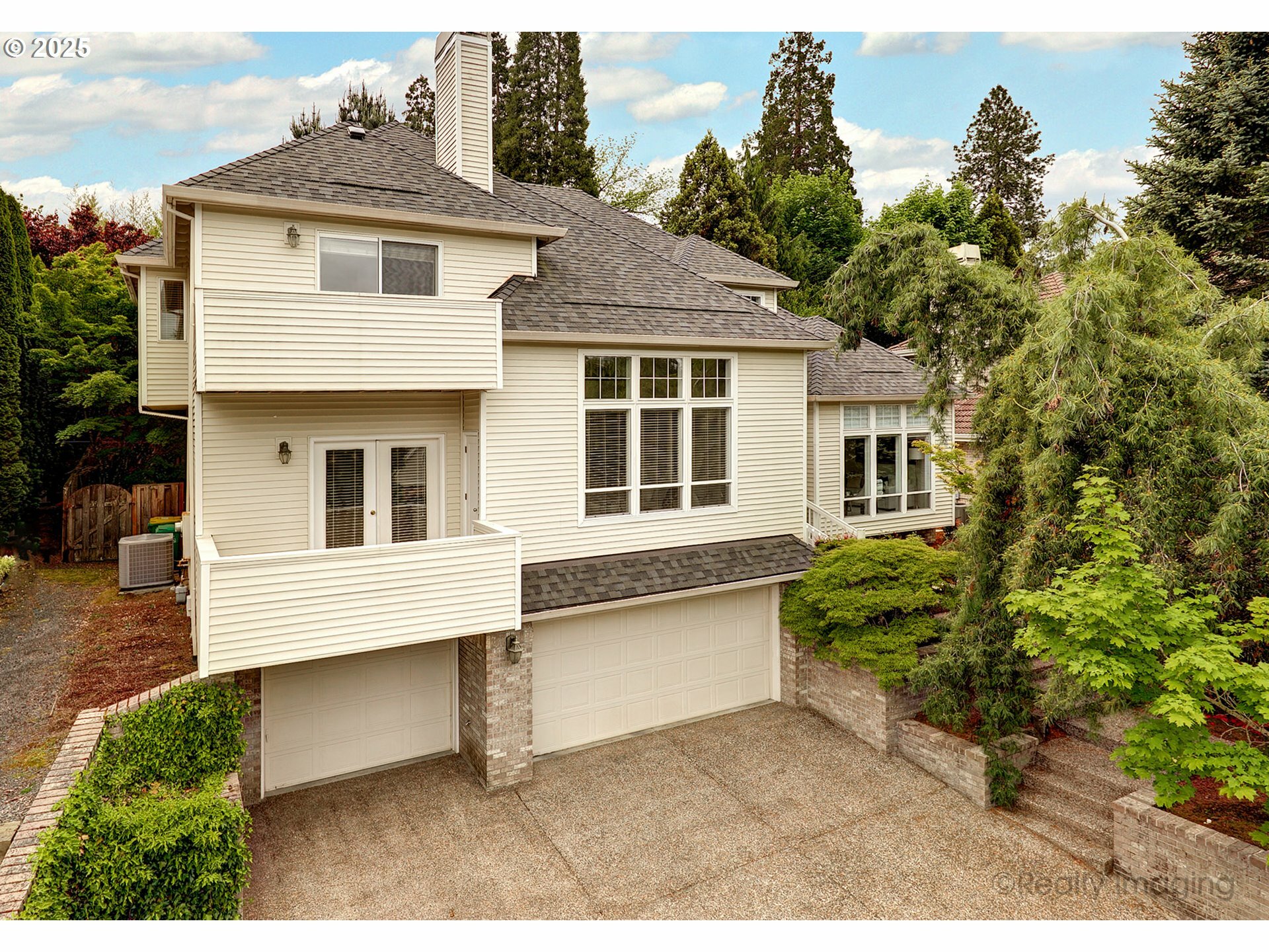 Property Photo: 6770 SW Amber Ln OR 97225