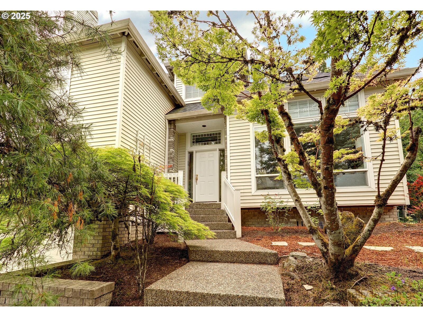 Property Photo:  6770 SW Amber Ln  OR 97225 