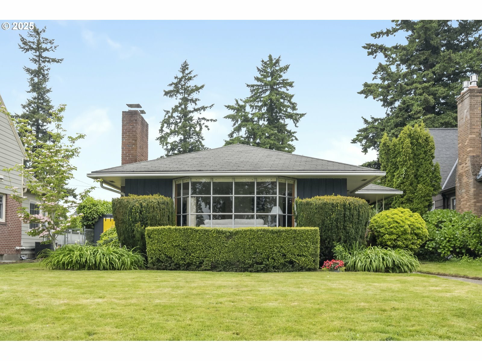 Property Photo: 2935 N Willamette Blvd OR 97217