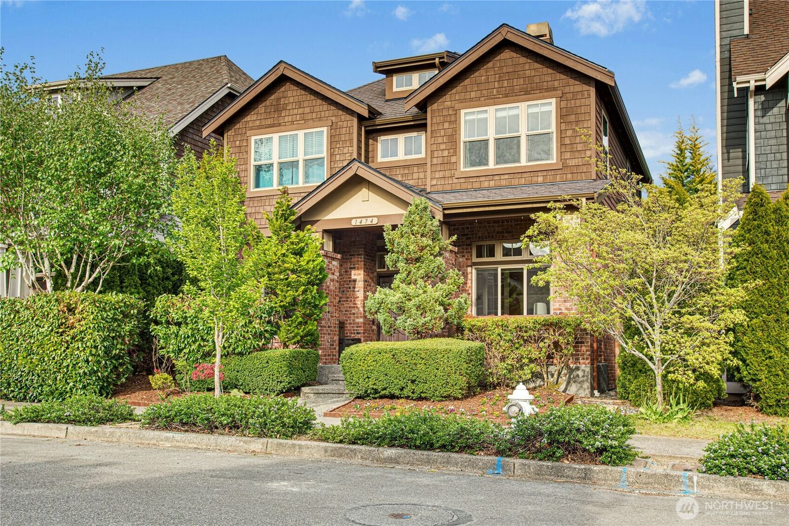 Property Photo: 1474 29th Place NE WA 98029