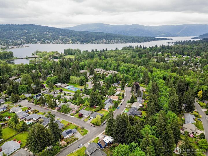 Property Photo:  1933  Lake Crest Drive  WA 98229 