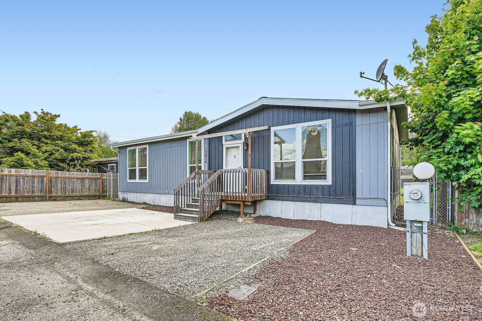 Property Photo: 12416 143rd Avenue E WA 98374