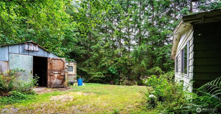 Property Photo:  2438  Squires Road  WA 98229 