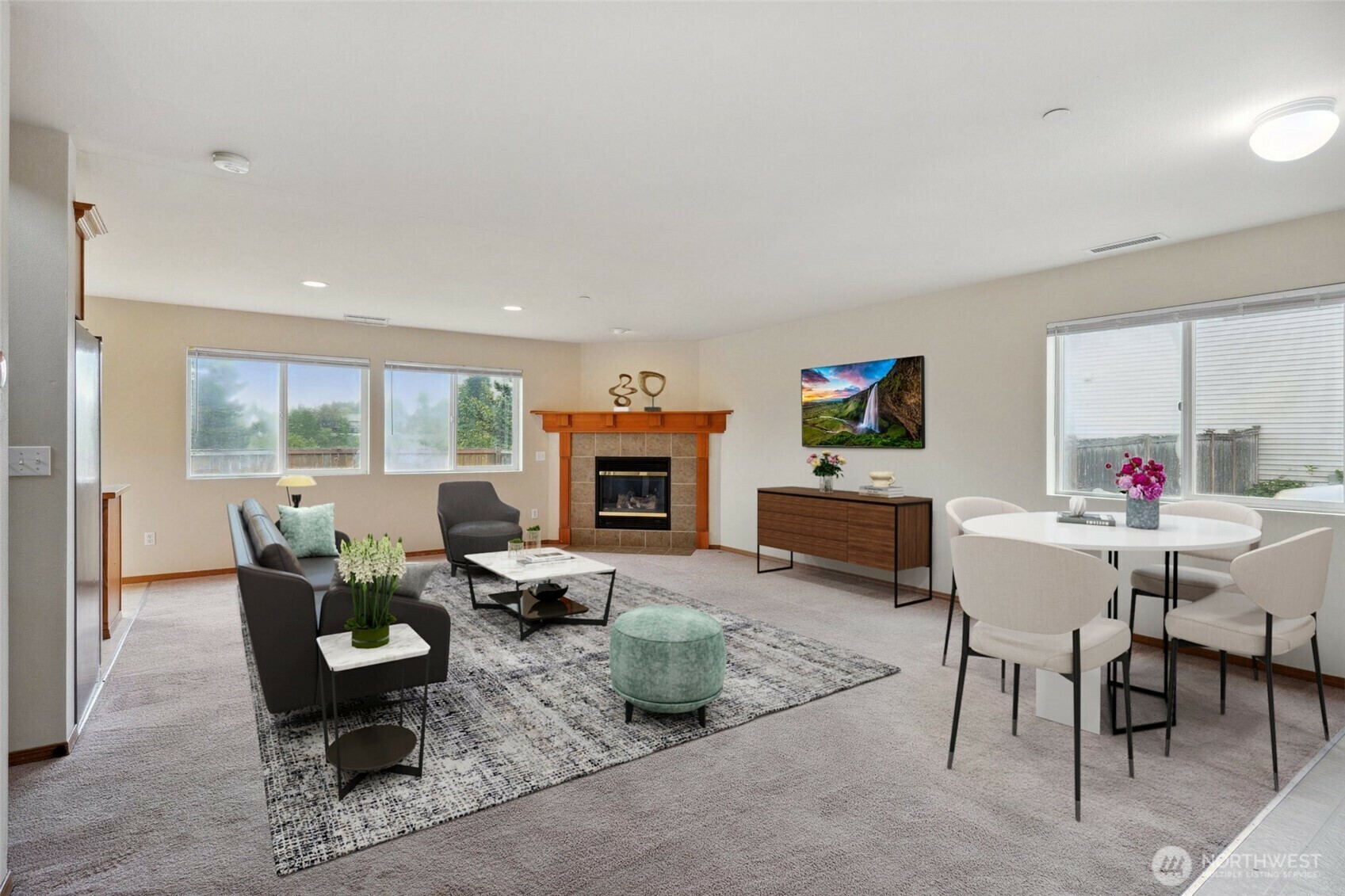Property Photo: 2048 Jensen Avenue WA 98327