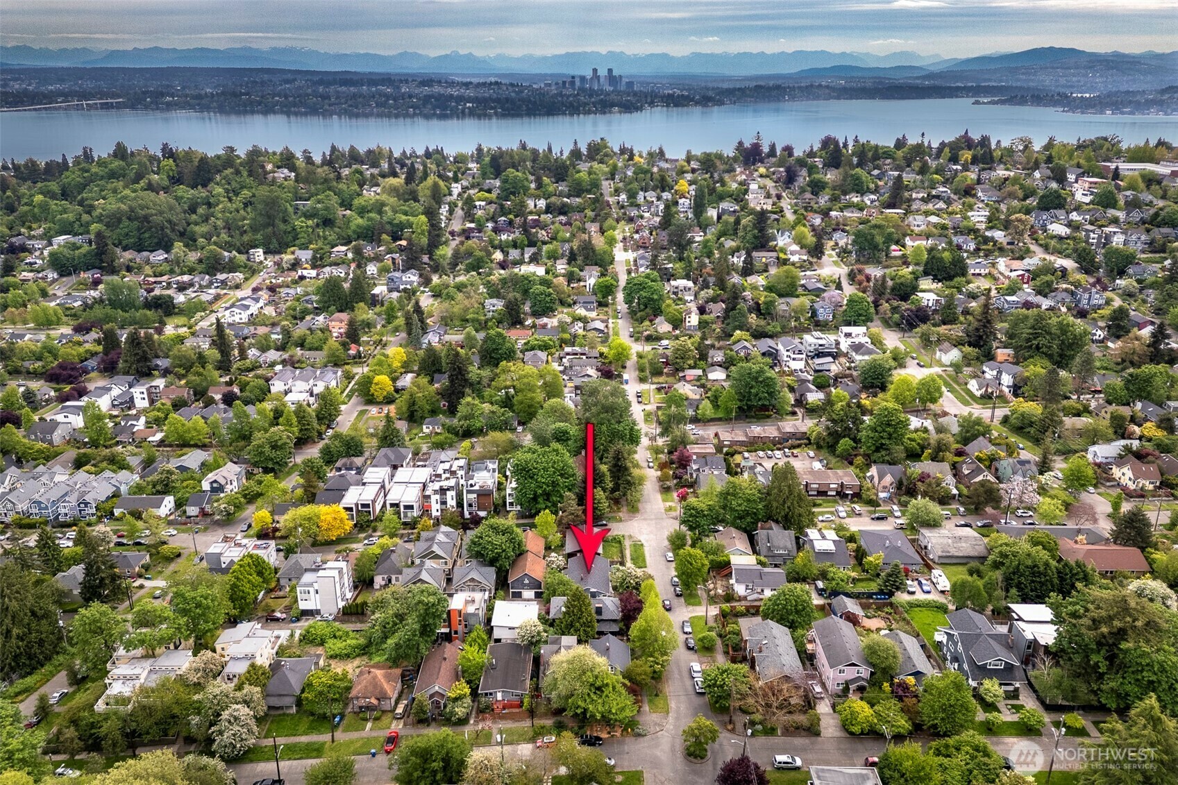 Property Photo: 2606 E Olive Street WA 98122