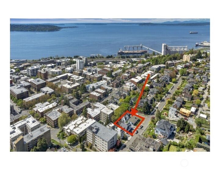 Property Photo: 924 3rd Avenue W WA 98119