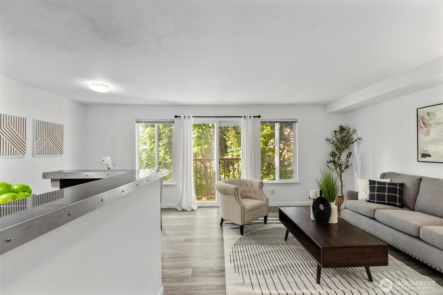 Property Photo: 3661 Phinney Avenue N 407 WA 98103