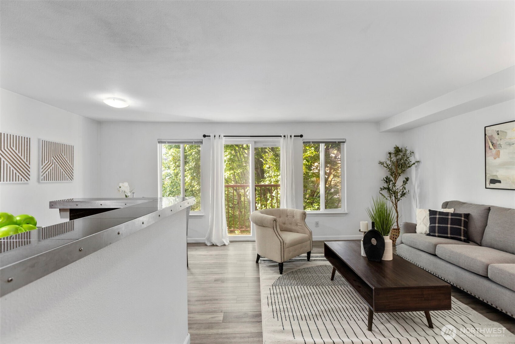 Property Photo: 3661 Phinney Avenue N 407 WA 98103