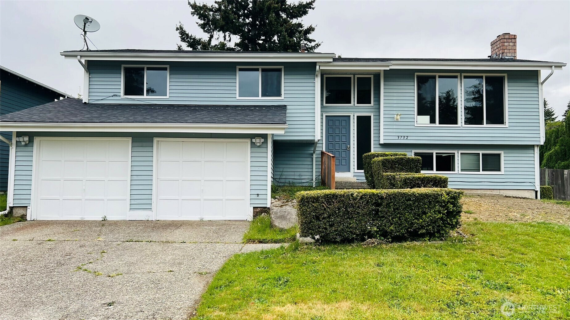 Property Photo: 3732 S 254th Place WA 98032