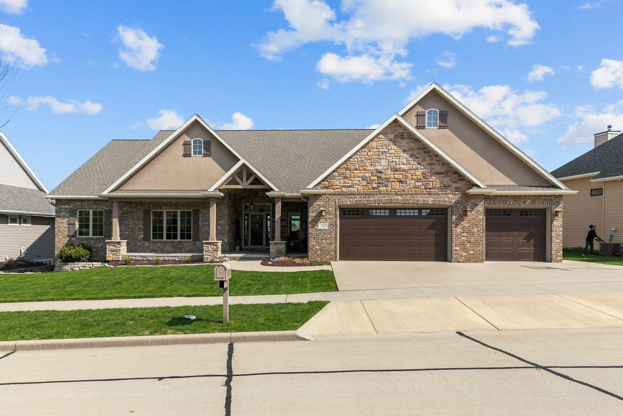 310 E Bluewater Way  Appleton WI 54913 photo