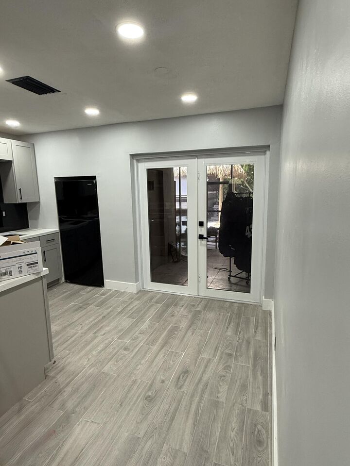 Property Photo: 5121 SW 43 Ter Terrace FL 33004