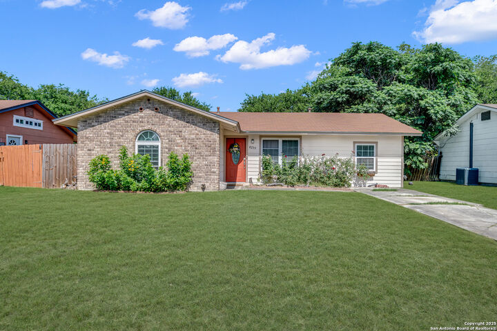 8239 Glen Lark  San Antonio TX 78239 photo
