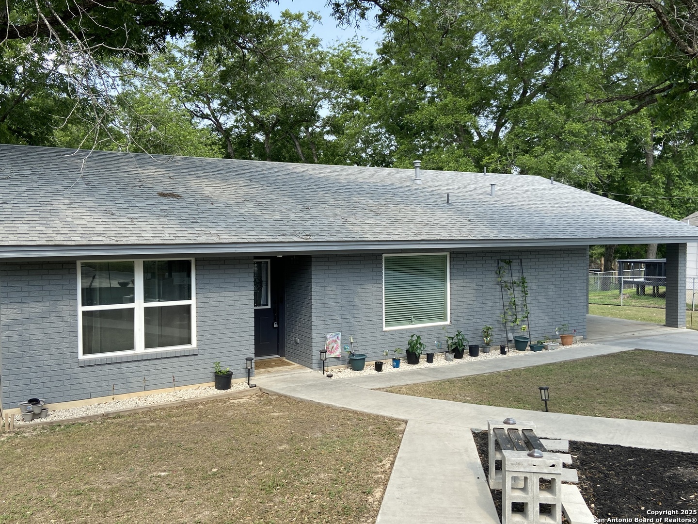 Property Photo: 326 Riverview TX 78123