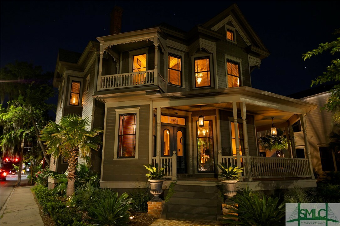 Property Photo: 102 E 38th Street GA 31401
