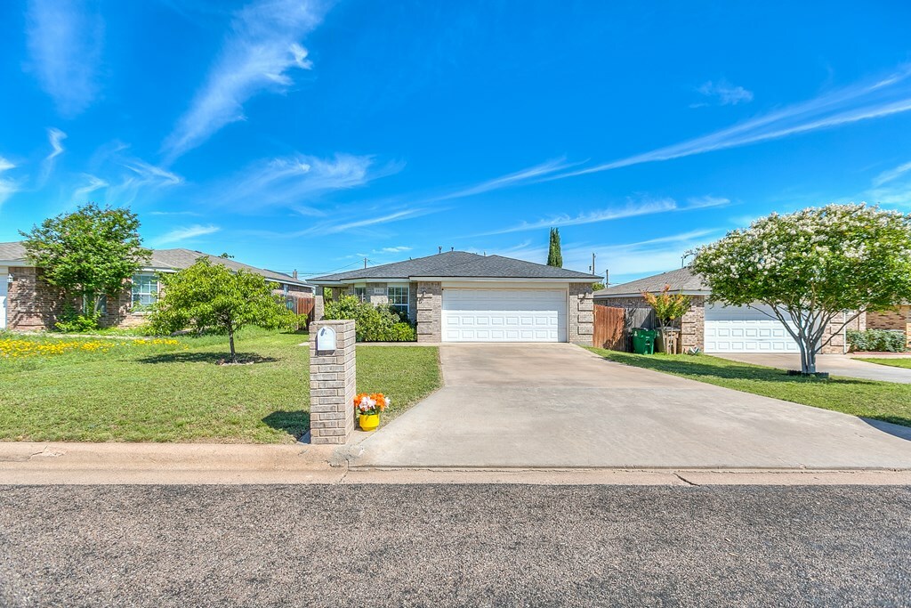 Property Photo: 2312 Forest Park Ave TX 76901