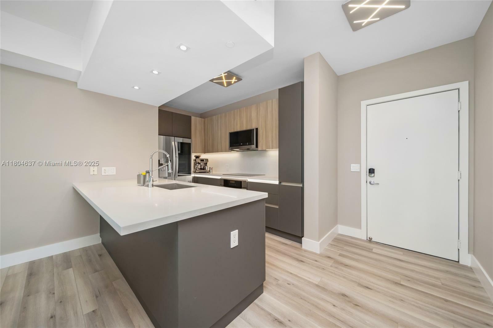 Property Photo: 951 Brickell Ave 2800 FL 33131