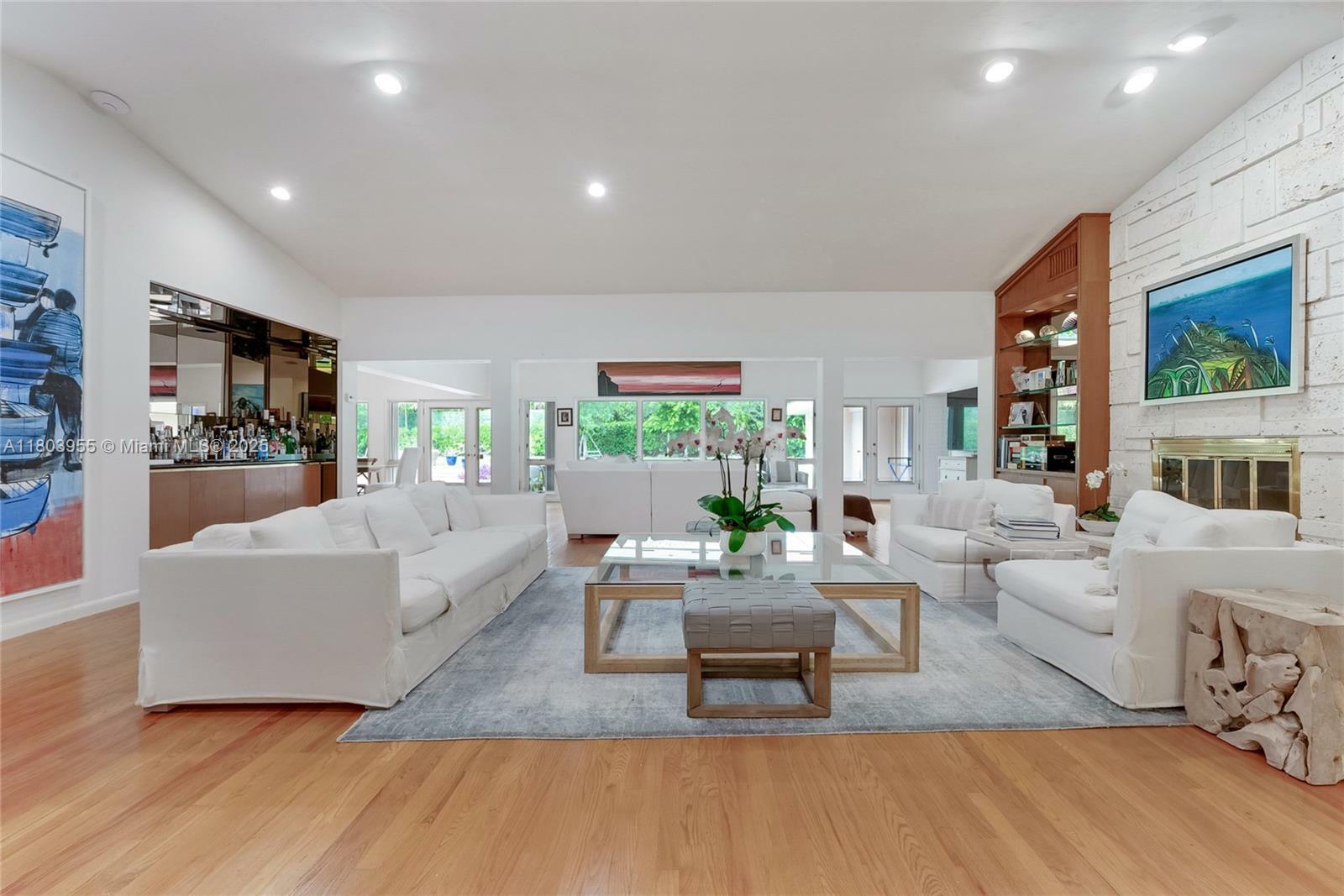 Property Photo: 8290 La Rampa St FL 33143