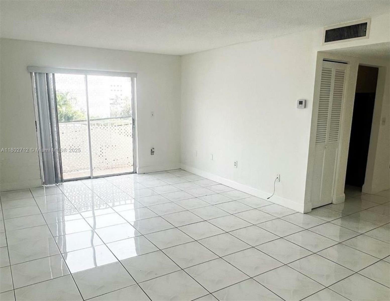 Property Photo: 1605 Pennsylvania Ave 404 FL 33139